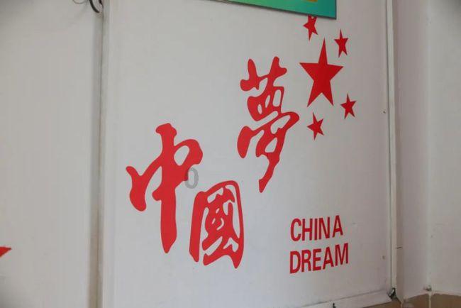 甜美奥莉暑假逛街